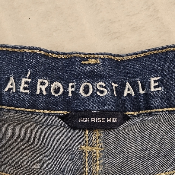 BOGO Free🦋 Aeropostale High Rise Midi Distressed Denim Shorts - Picture 6 of 13